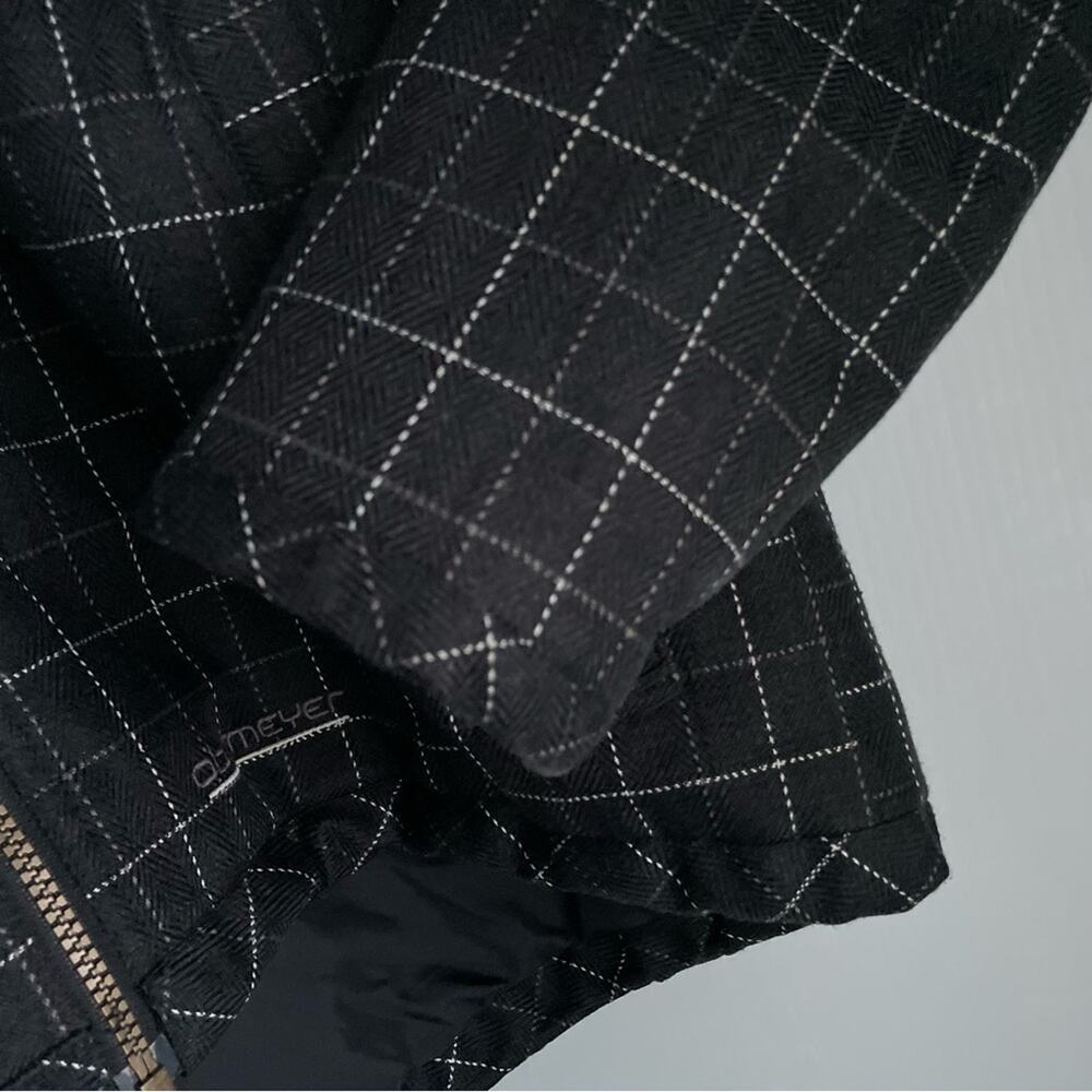 Obermeyer plaid patterned snowboarding jacket fit… - image 7